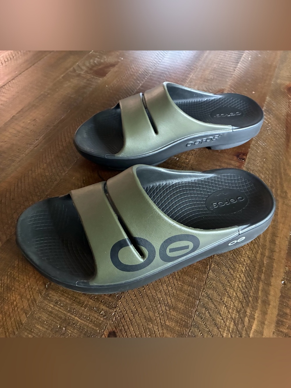 OOFOS Women’s 7/ Men’s 5Original Slide in Olive Green and Black with Logo